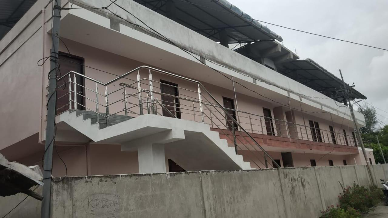 Hotel Shreesh Sitapur Extérieur photo