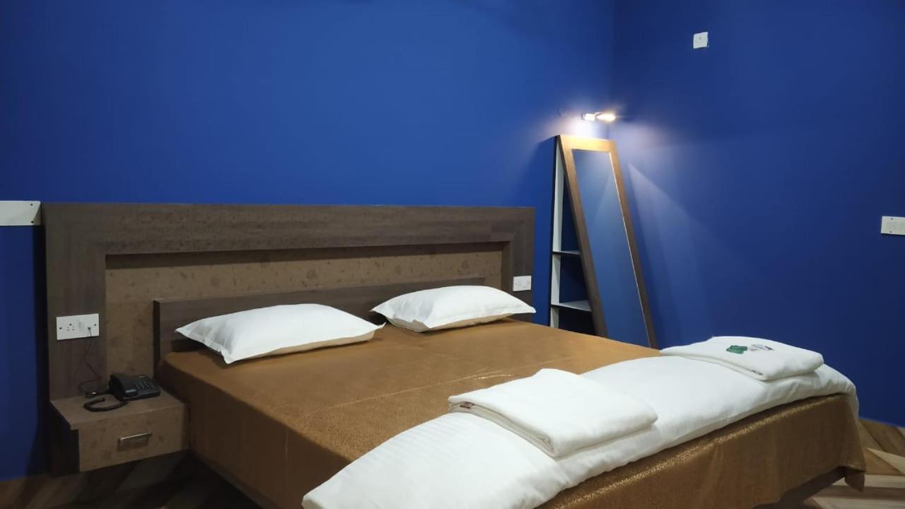Hotel Shreesh Sitapur Extérieur photo