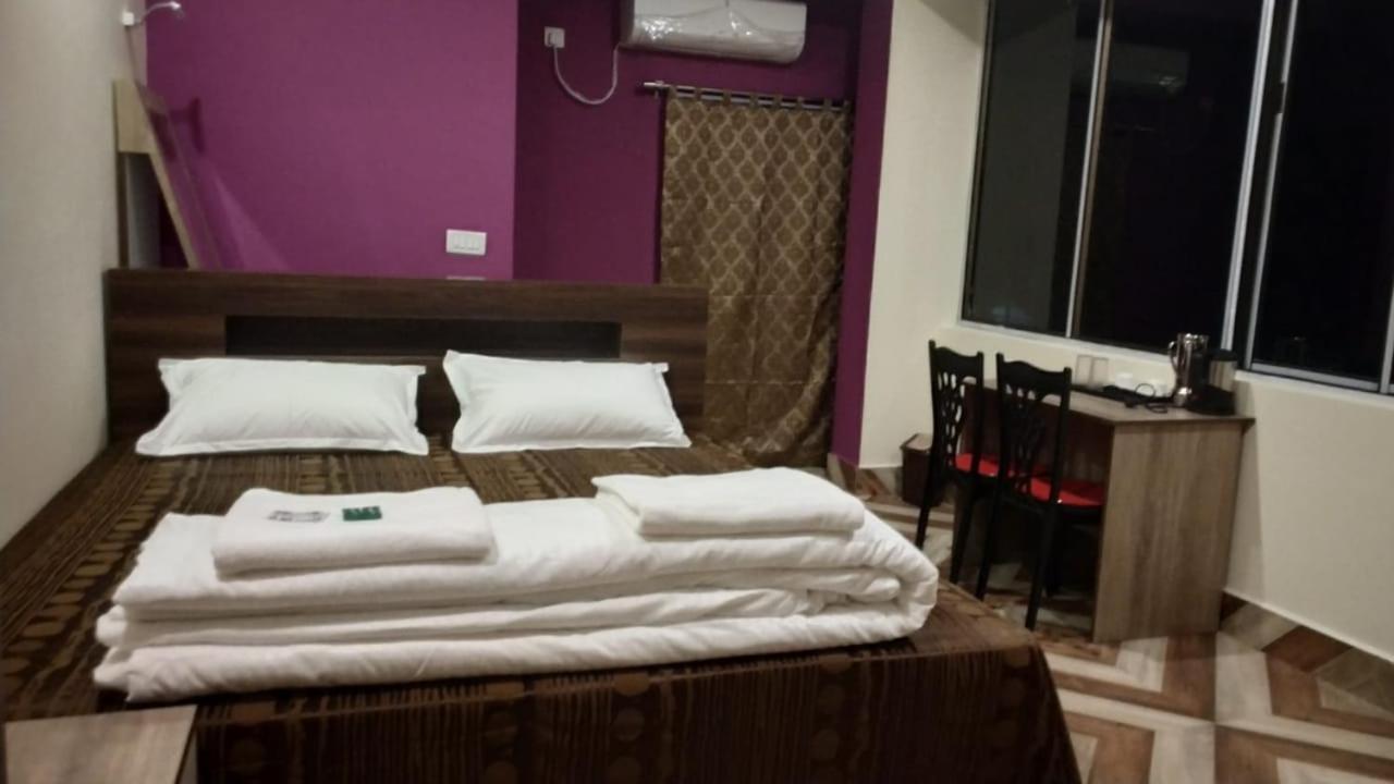 Hotel Shreesh Sitapur Extérieur photo