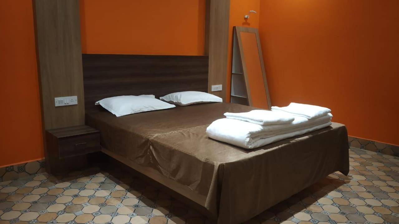 Hotel Shreesh Sitapur Extérieur photo