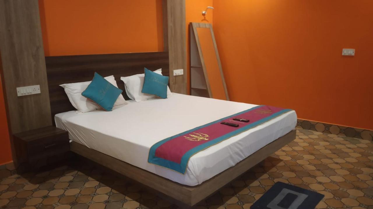 Hotel Shreesh Sitapur Extérieur photo