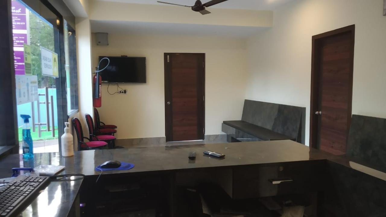 Hotel Shreesh Sitapur Extérieur photo