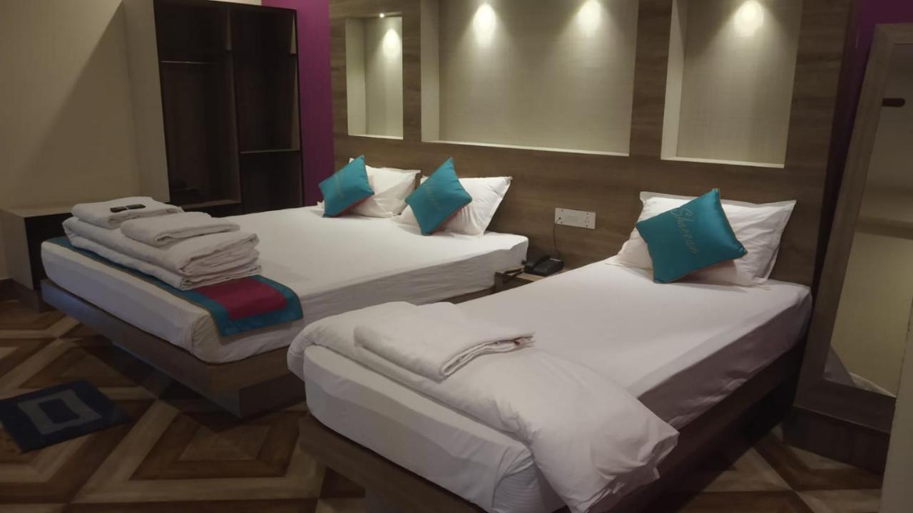 Hotel Shreesh Sitapur Extérieur photo