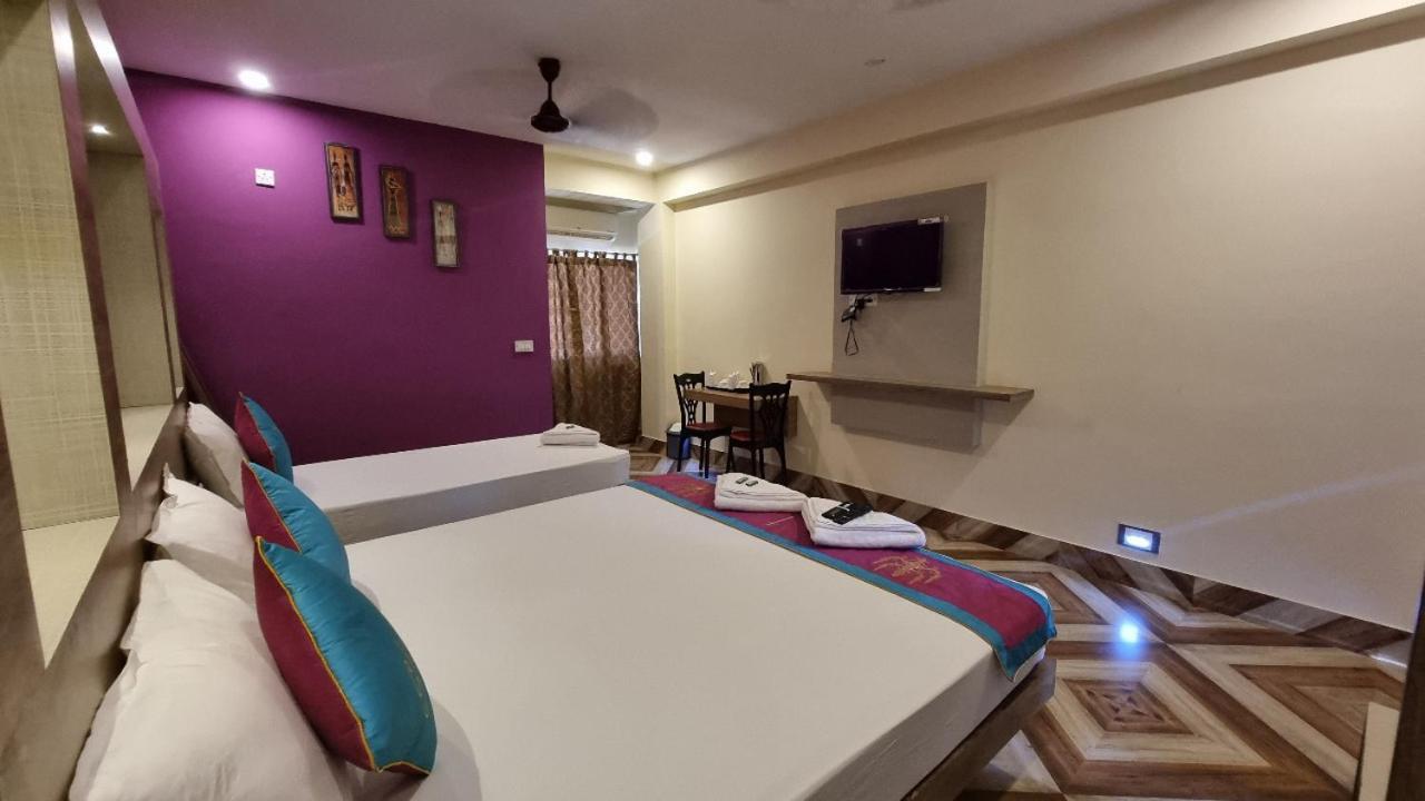Hotel Shreesh Sitapur Extérieur photo