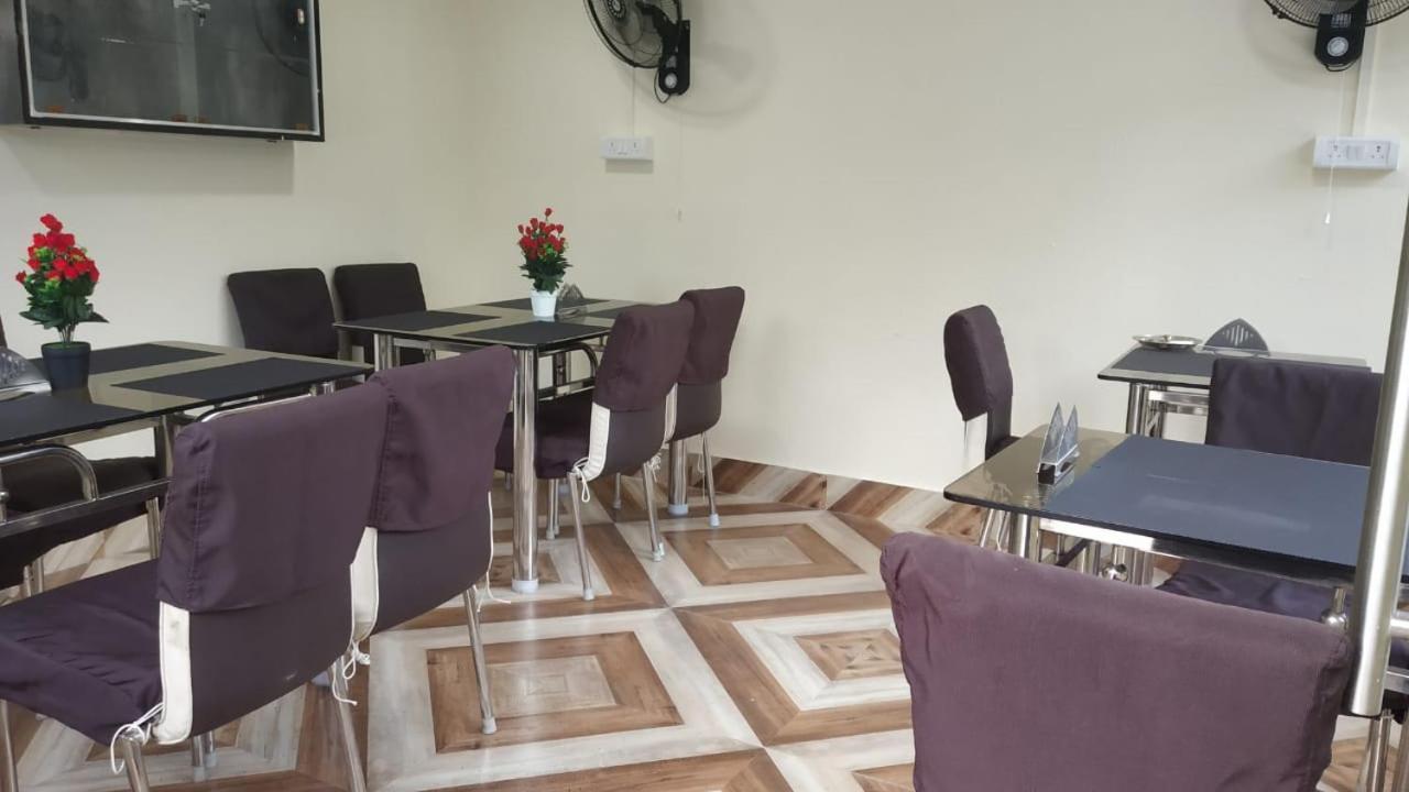 Hotel Shreesh Sitapur Extérieur photo