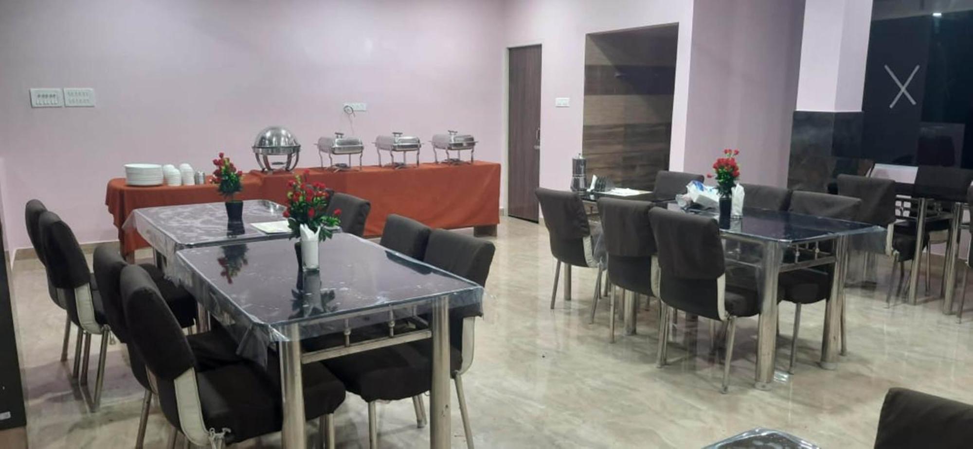 Hotel Shreesh Sitapur Extérieur photo
