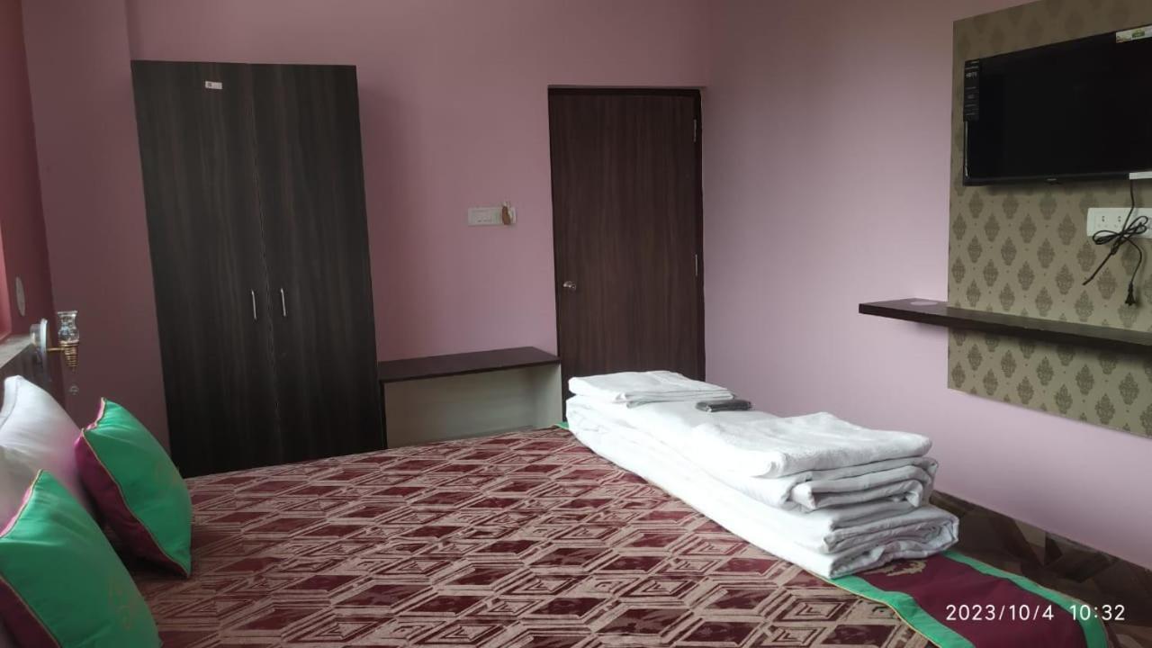 Hotel Shreesh Sitapur Extérieur photo