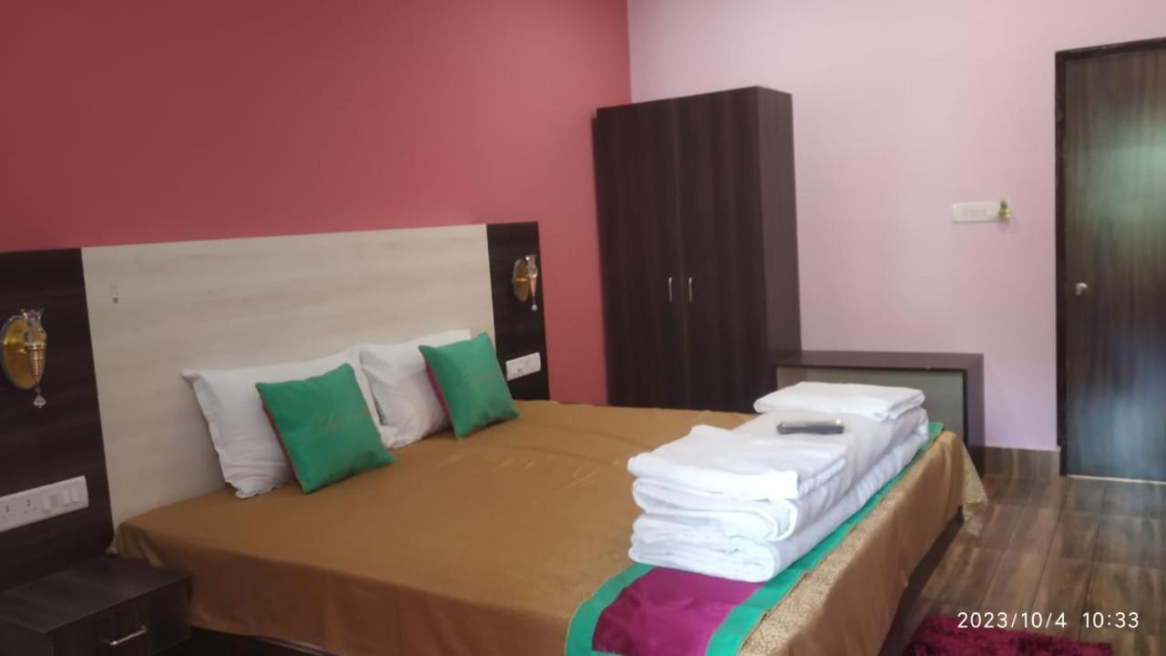 Hotel Shreesh Sitapur Extérieur photo
