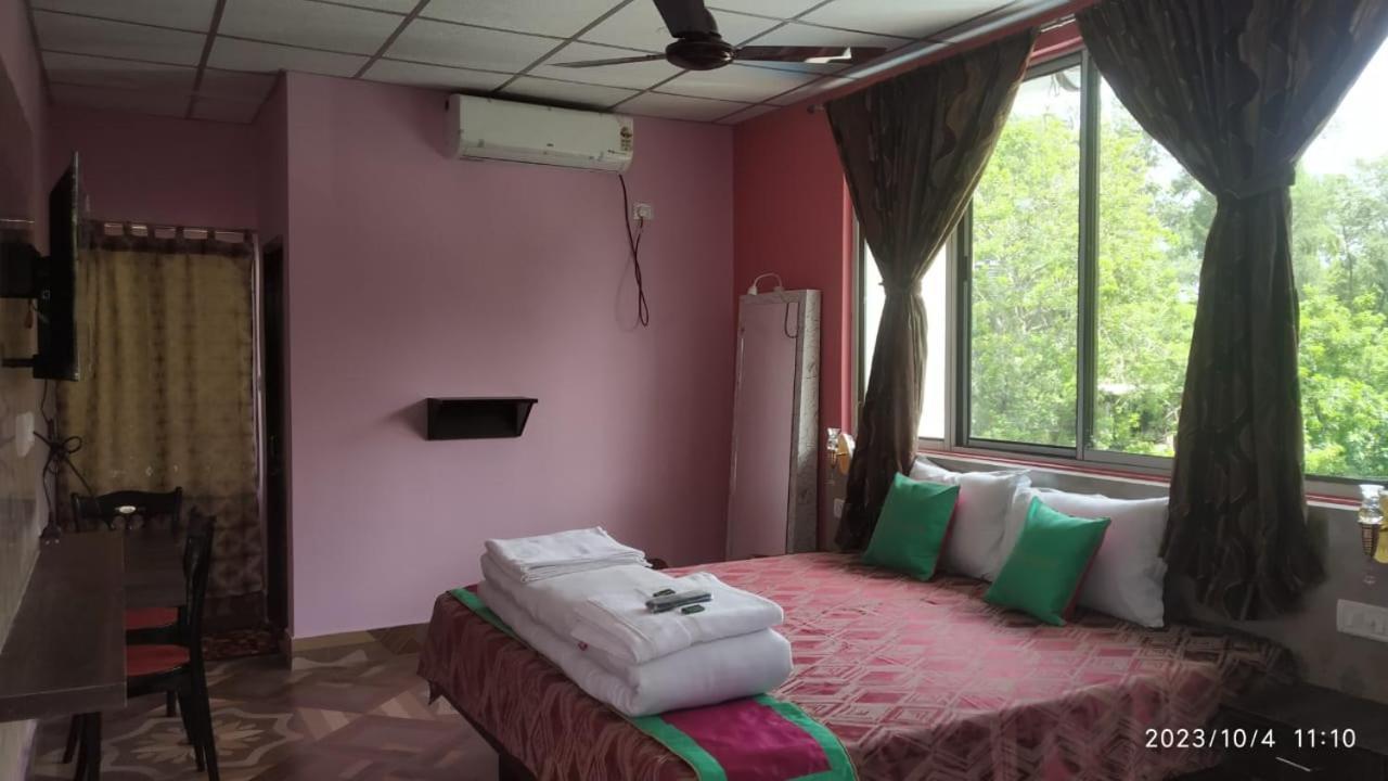Hotel Shreesh Sitapur Extérieur photo