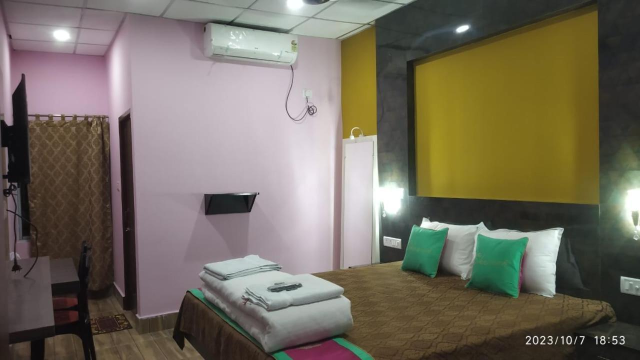 Hotel Shreesh Sitapur Extérieur photo