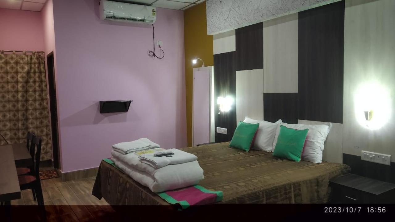 Hotel Shreesh Sitapur Extérieur photo