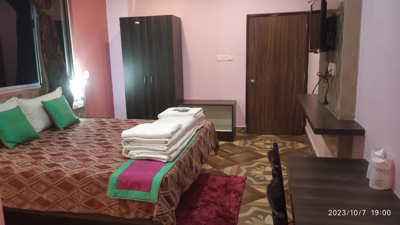 Hotel Shreesh Sitapur Extérieur photo